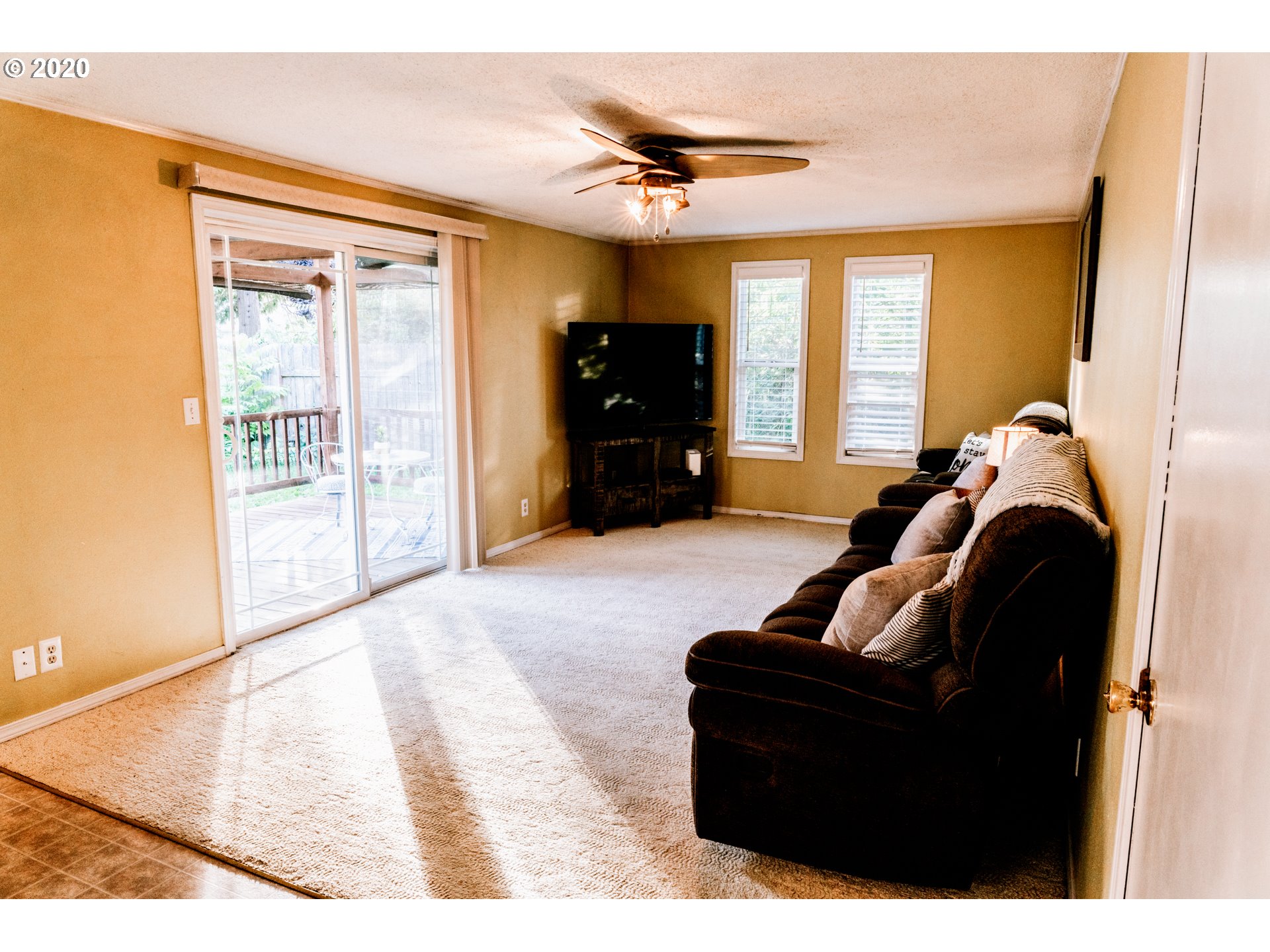 874 57th Street Springfield, OR 97478 - Photo 11 of 14