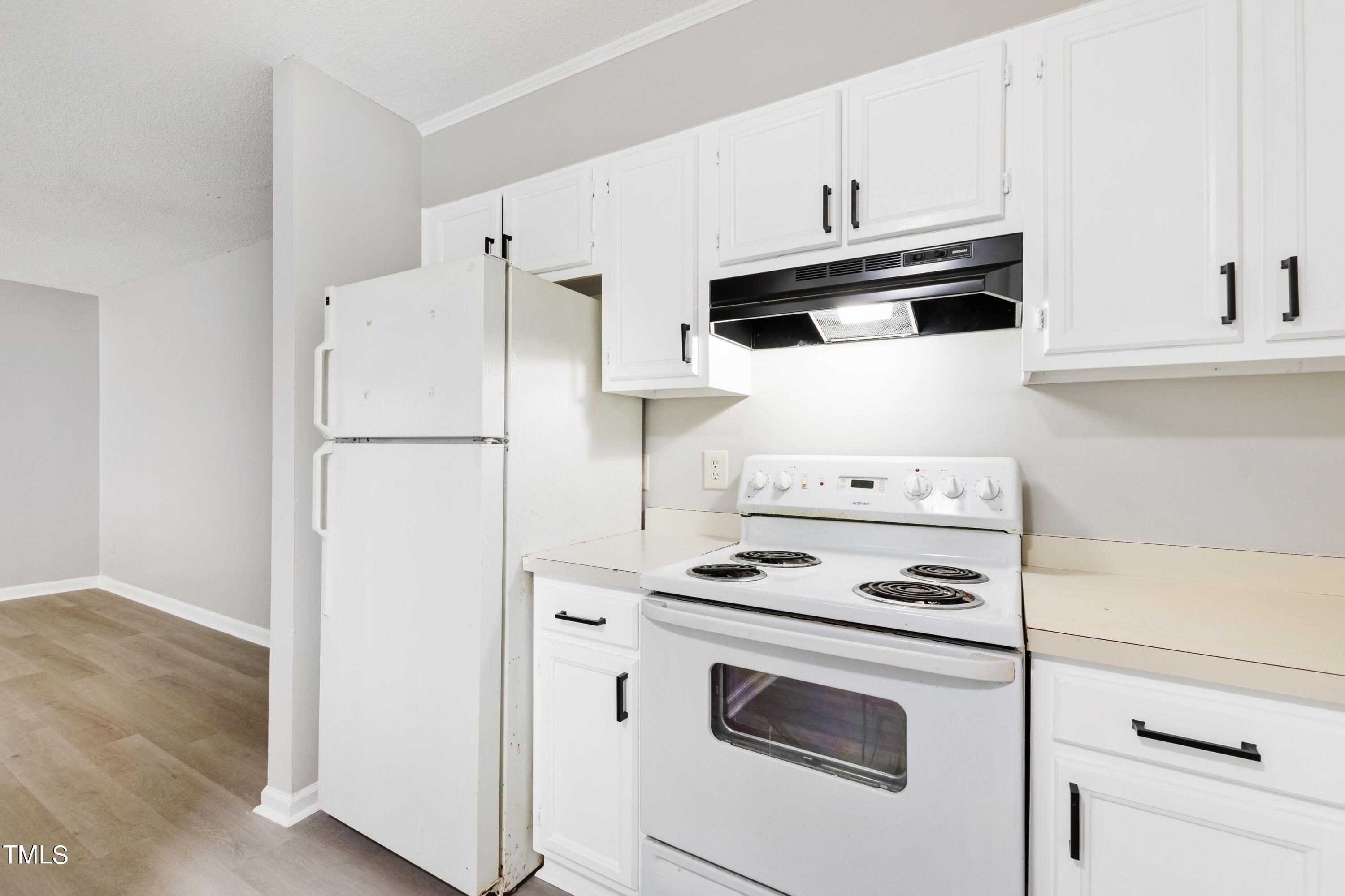 5325 Wayne Street Raleigh, NC 27606 - Photo 33 of 49 Unit D Kitchen