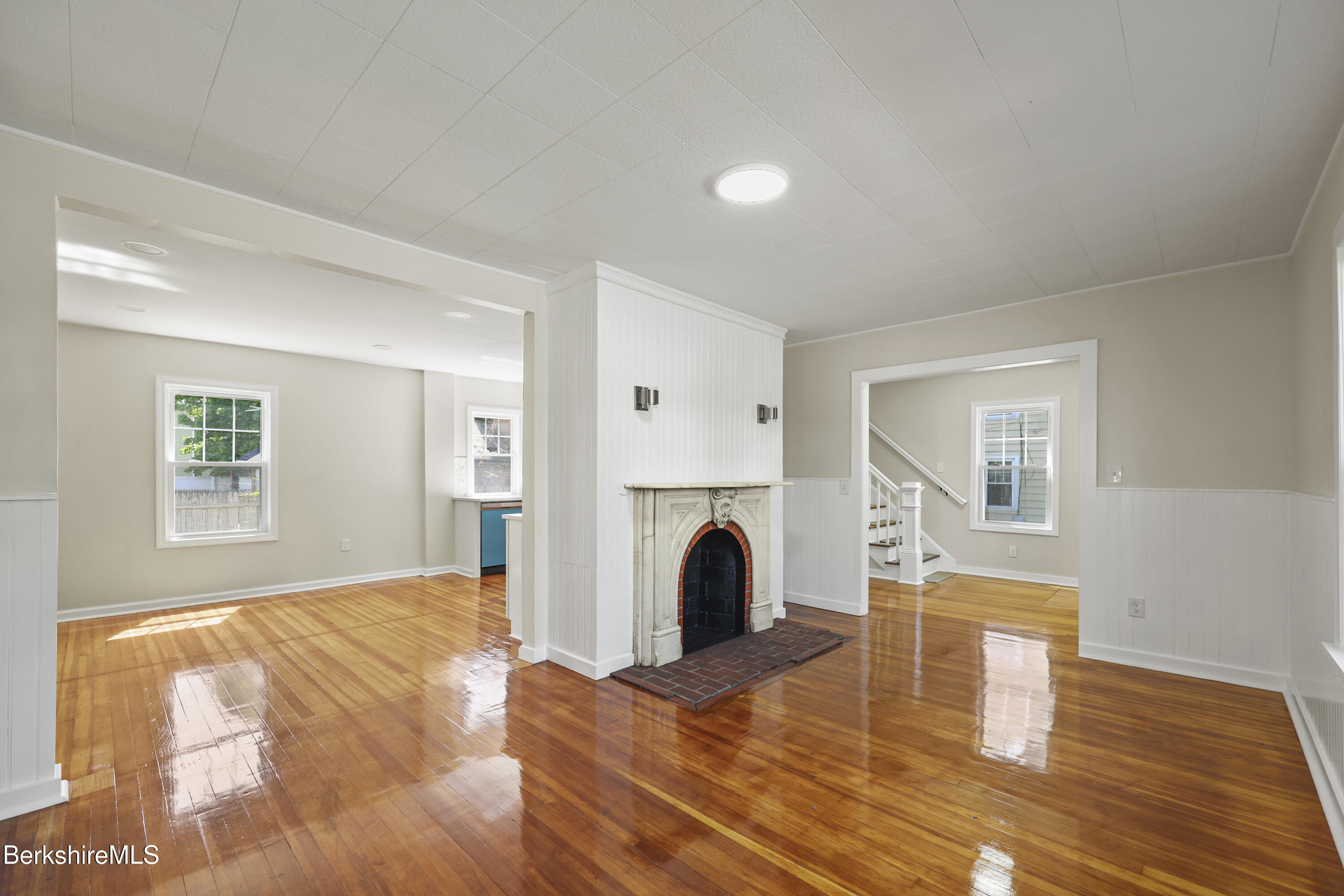 11 Merriam Street Pittsfield, MA 01201 - Photo 8 of 37 Living Room