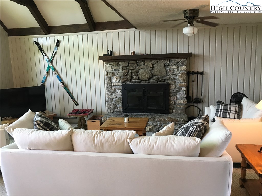 109 North Pinnacle Ridge Road, Unit 18 Beech Mountain, NC 28604 - Photo 6 of 19 Gallery Image 6