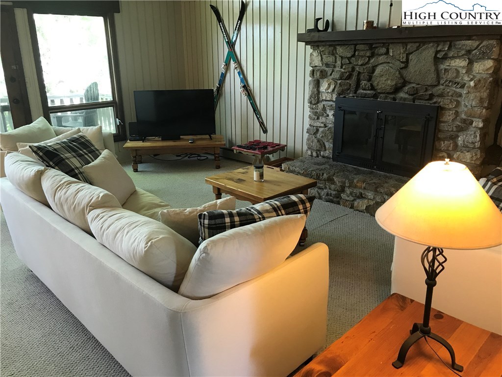 109 North Pinnacle Ridge Road, Unit 18 Beech Mountain, NC 28604 - Photo 8 of 19 Gallery Image 8