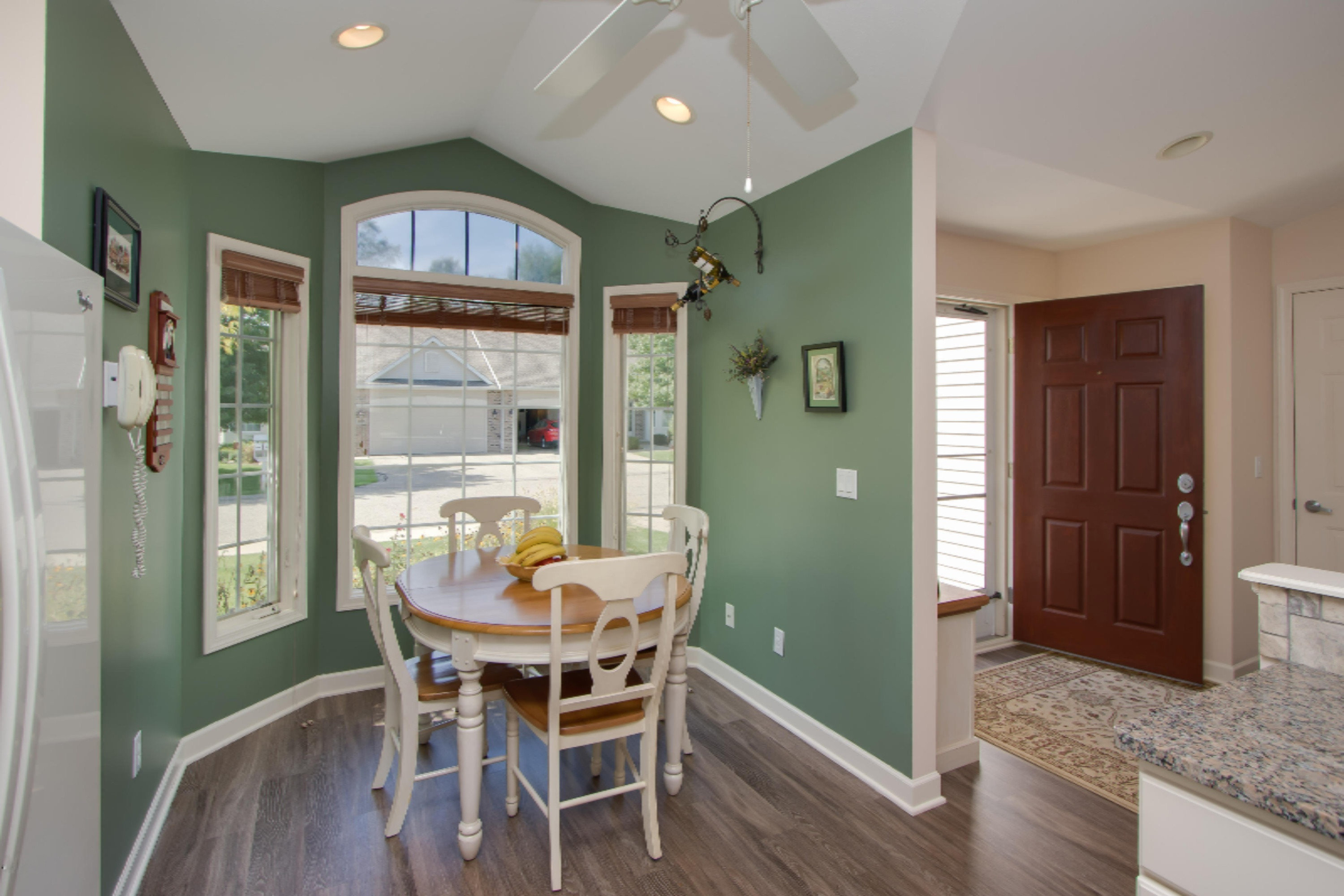 209 Round Hill Road Kalamazoo, MI 49009 - Photo 3 of 18 209_Round_Hill-03