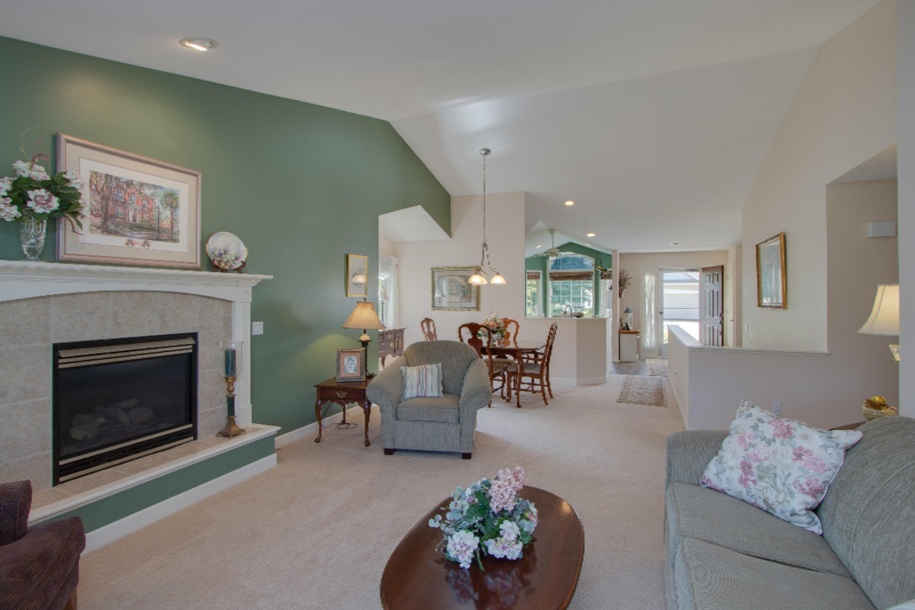 209 Round Hill Road Kalamazoo, MI 49009 - Photo 5 of 18 209_Round_Hill-05