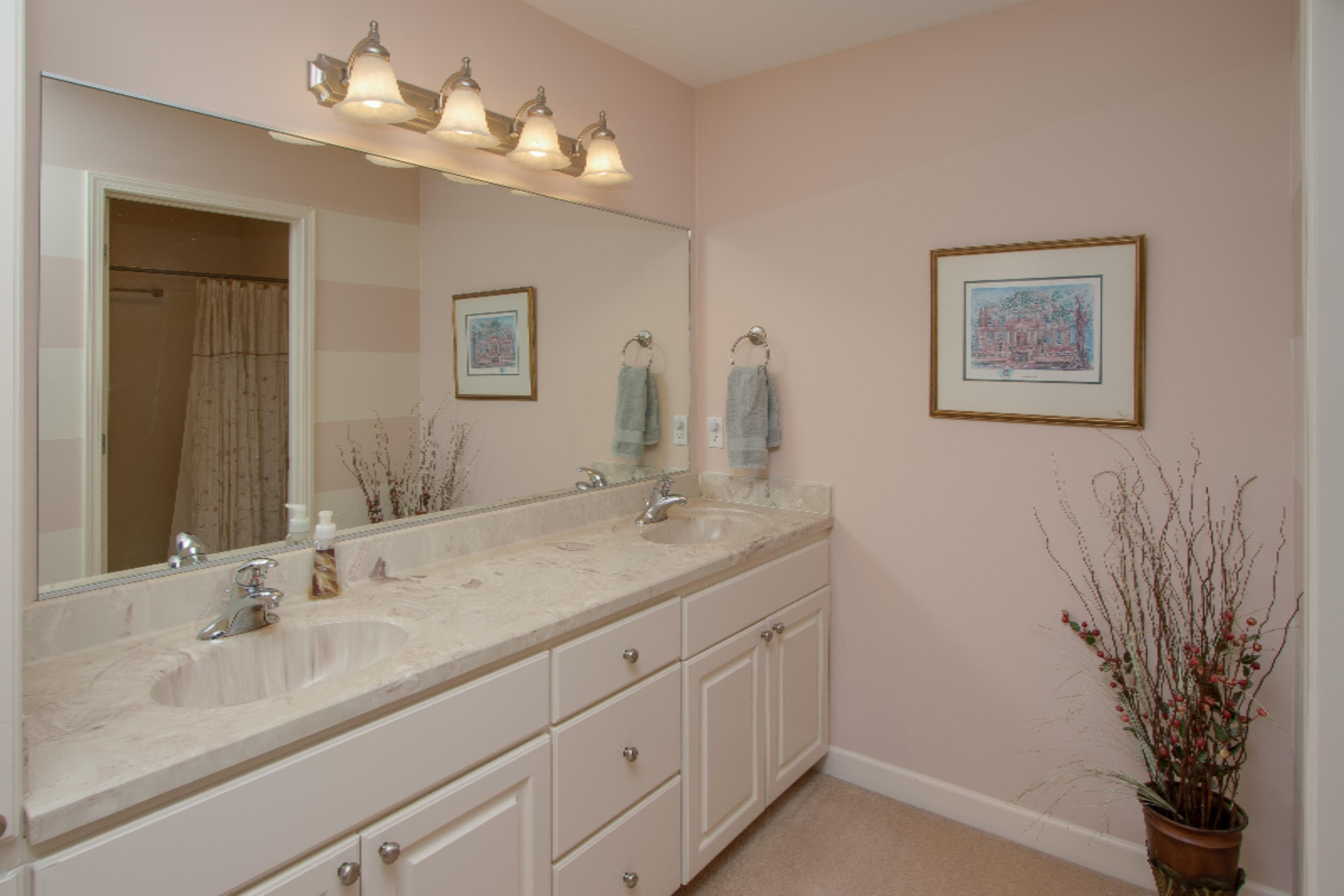 209 Round Hill Road Kalamazoo, MI 49009 - Photo 8 of 18 209_Round_Hill-08