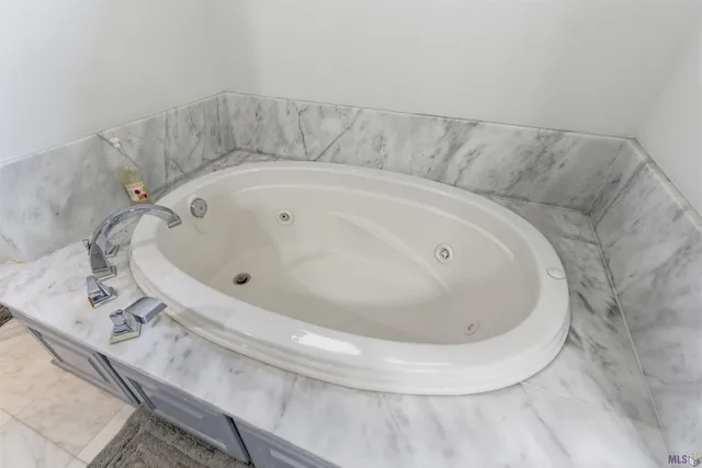 $525,000 | 13467 Kings Ct Avenue, Baton Rouge, LA 70810