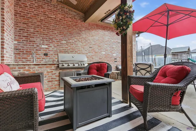 $525,000 | 13467 Kings Ct Avenue, Baton Rouge, LA 70810