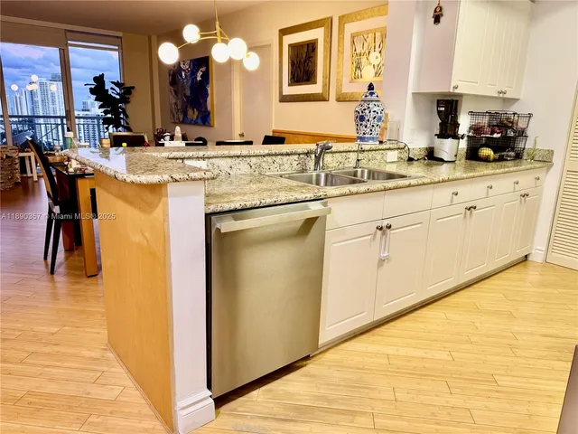 a view of utility room