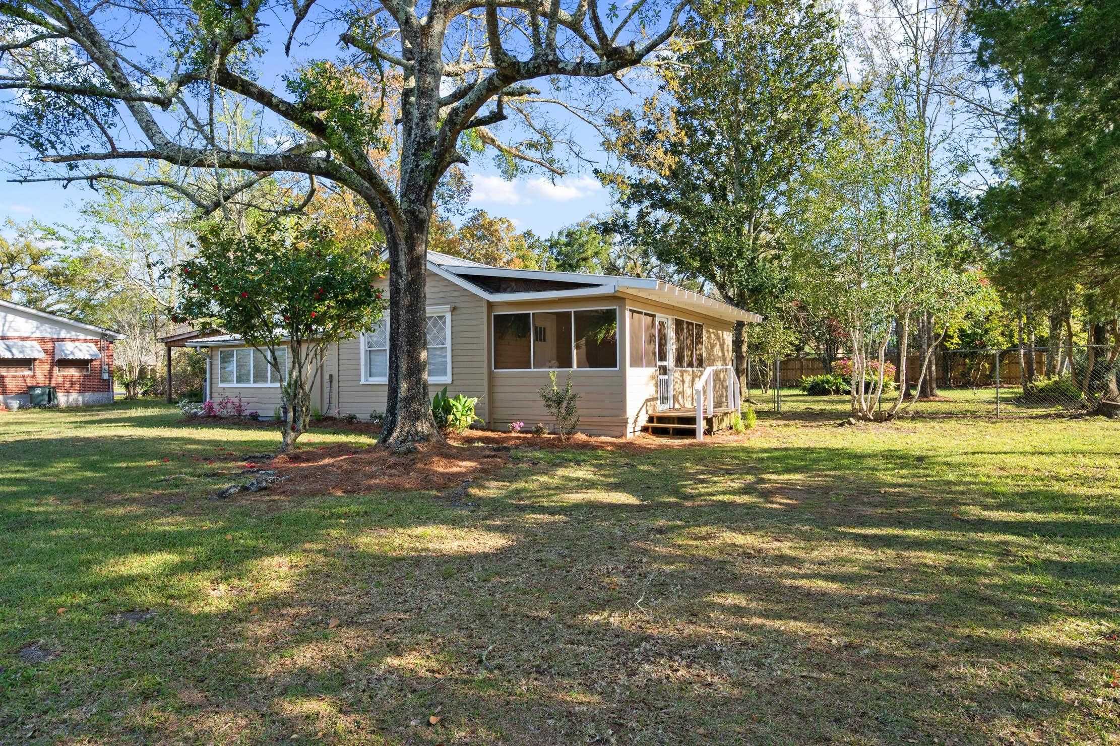205 West Magnolia Avenue Foley, AL 36535 - Photo 3 of 25