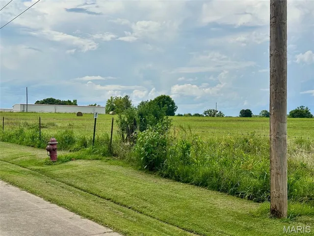 $989,000 | 0 West Spruce Street, Houston, MO 65483