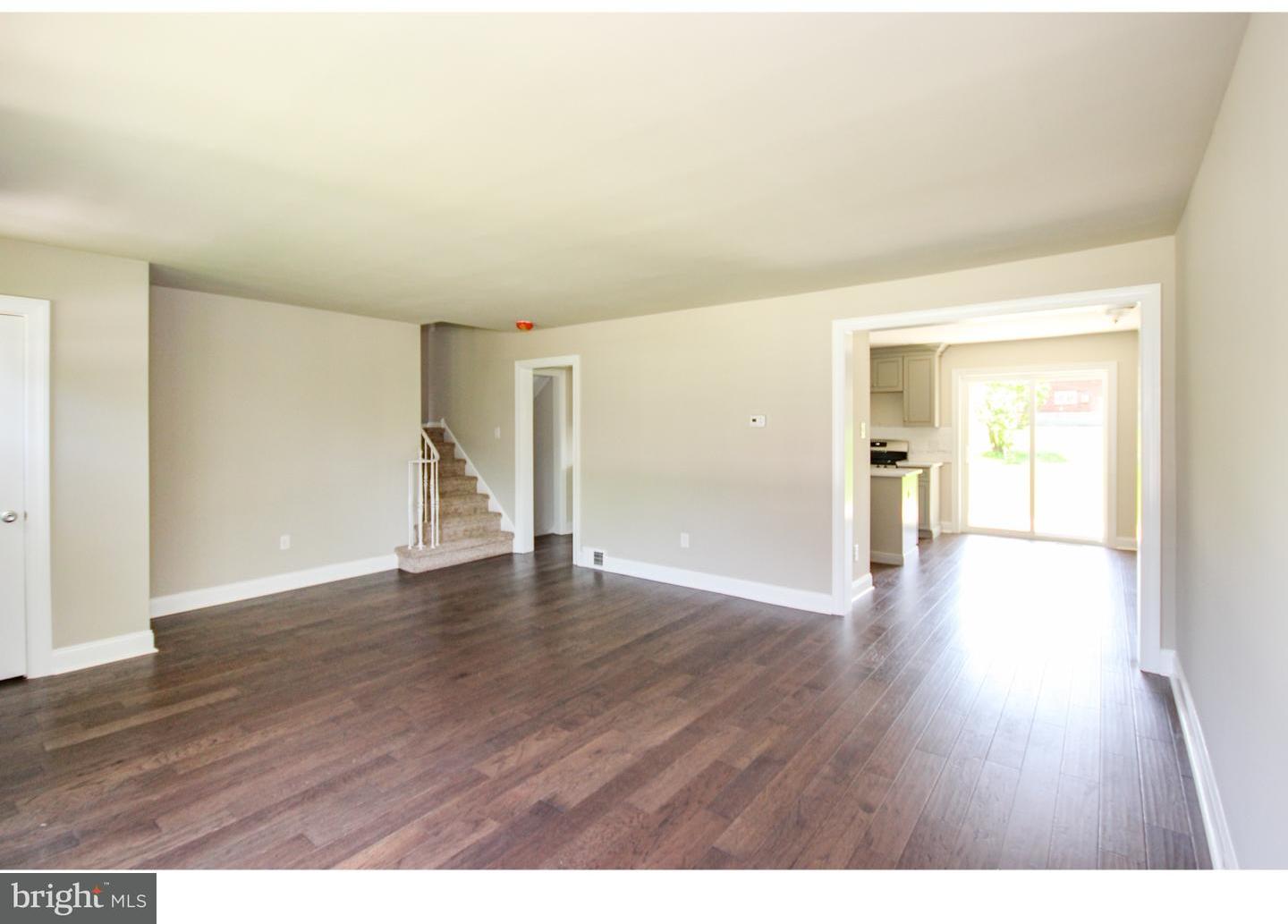 430 Maddock Road Springfield, PA 19064 - Photo 6 of 24 Living Room