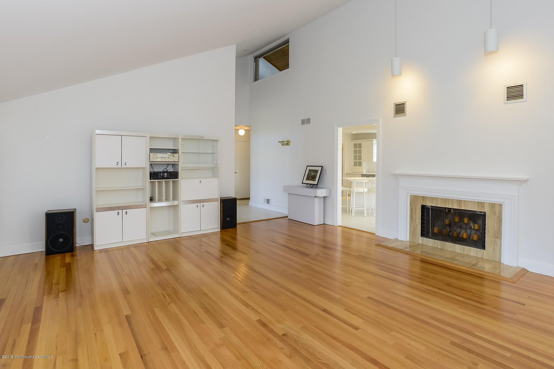 520 Seven Bridges Road Little Silver, NJ 07739 - Photo 6 of 27 Image00007