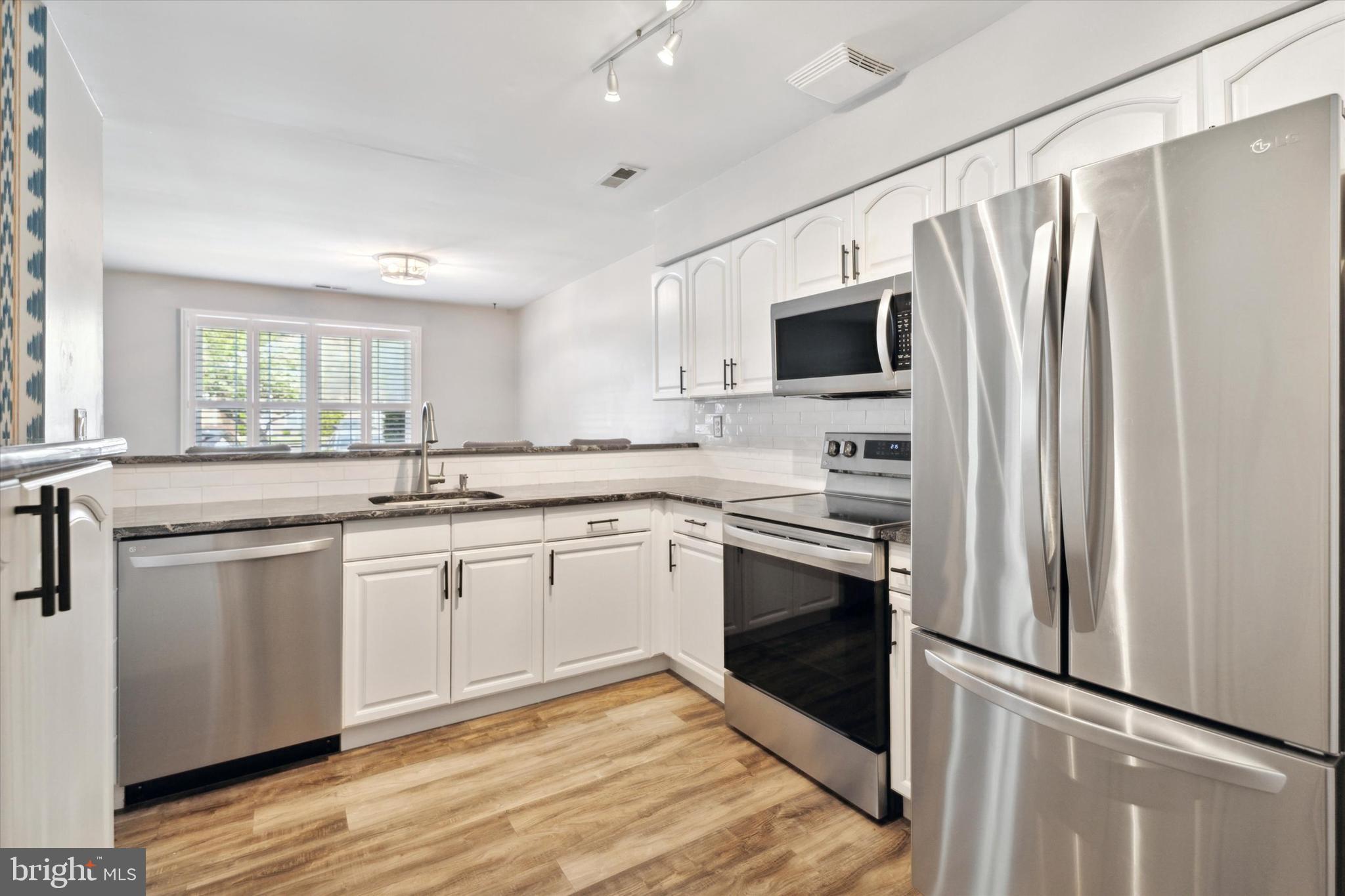90 Whetstone Road Horsham, PA 19044 - Photo 10 of 40 Kitchen.