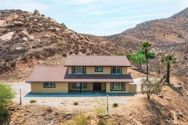front view of house with a yard