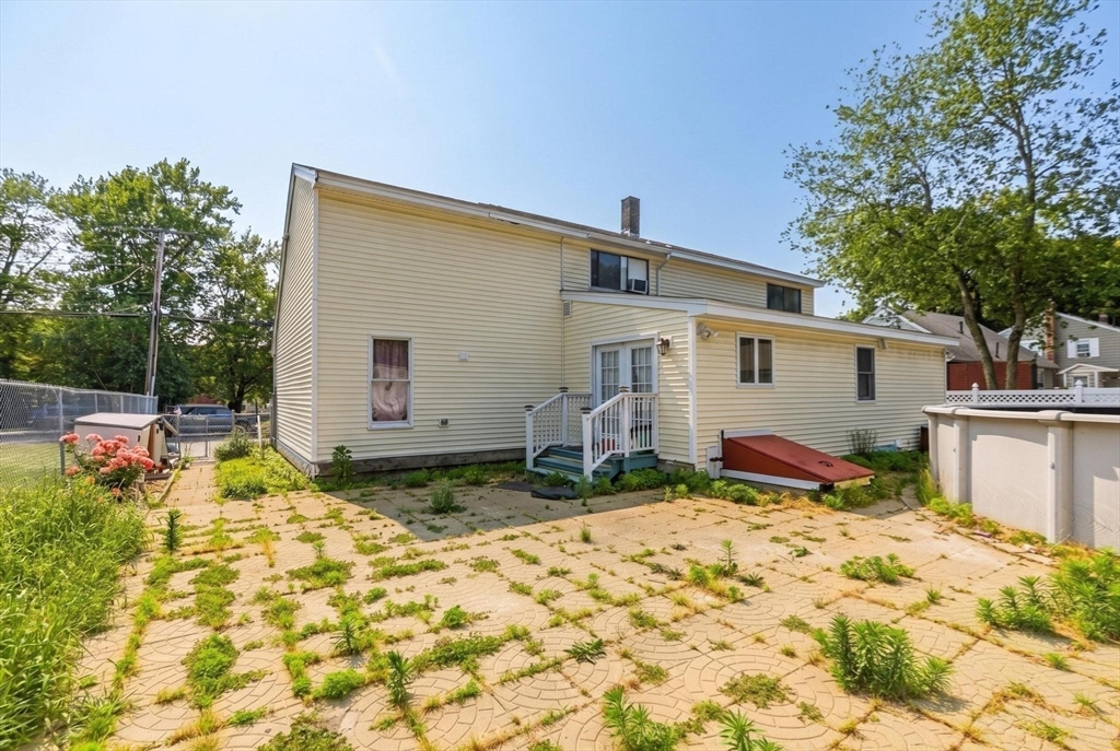 364 West Meadow Road Lowell, MA 01854 - Photo 22 of 26