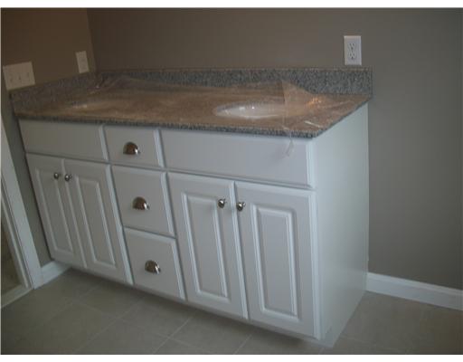 41 Whipple Road Lincoln, RI 02865 - Photo 13 of 17 Bathroom.