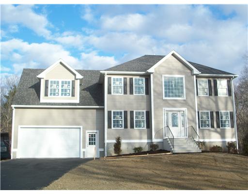 41 Whipple Road Lincoln, RI 02865 - Photo 2 of 17 Exterior Front.