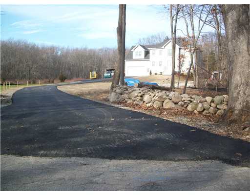 41 Whipple Road Lincoln, RI 02865 - Photo 4 of 17 View.