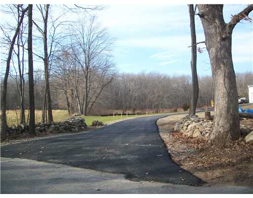 41 Whipple Road Lincoln, RI 02865 - Photo 5 of 17 Entry.