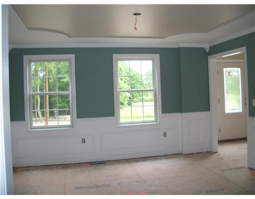 41 Whipple Road Lincoln, RI 02865 - Photo 10 of 17 Dining Room.
