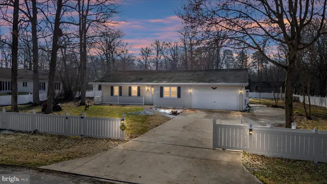 $324,500 | 25361 Calvert Drive, Greensboro, MD 21639