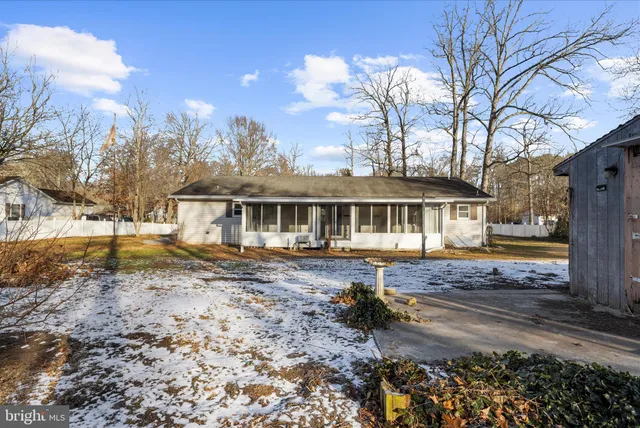 a sign that is on the side of a building