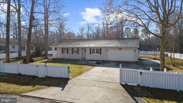 $324,500 | 25361 Calvert Drive, Greensboro, MD 21639