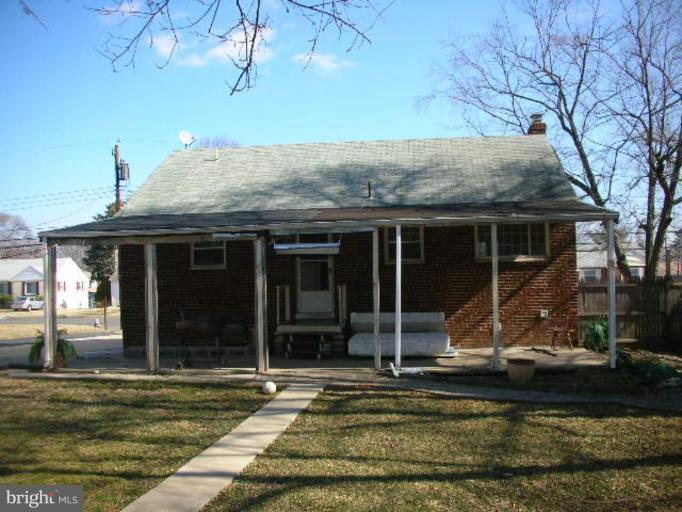 6008 Amherst Avenue Springfield, VA 22150 - Photo 2 of 4 Exterior (Rear)