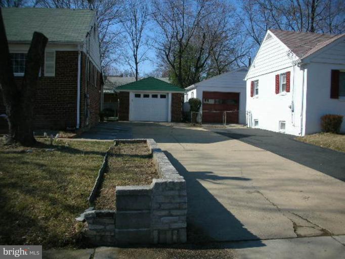 6008 Amherst Avenue Springfield, VA 22150 - Photo 4 of 4 Garage 1
