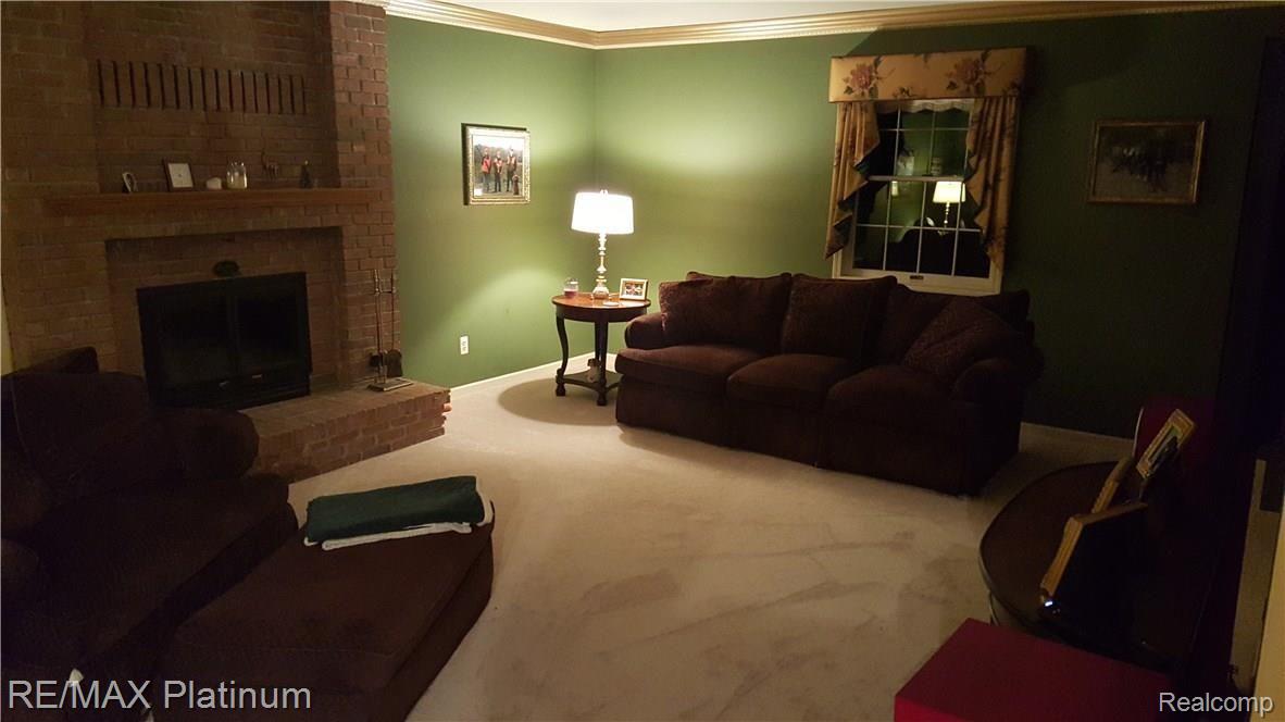 7134 Bergin Road Howell, MI 48843 - Photo 2 of 20 20151118_175756_001 (2).jpg