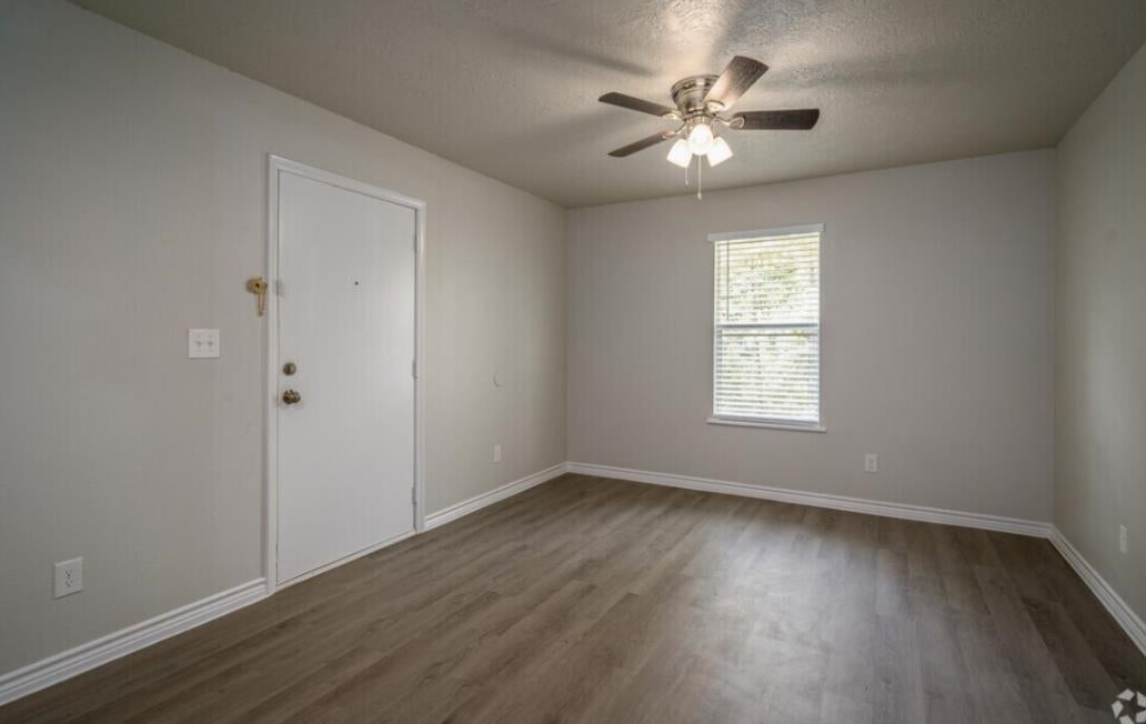 7071 South Bilbo Road, Unit 5 Orange, TX 77632 - Photo 5 of 16 Gallery Image 5