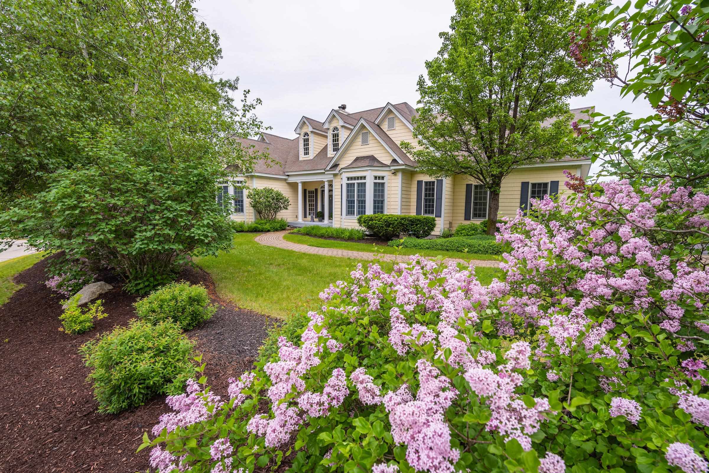 33 Highpoint Road Conway, NH 03818 - Photo 2 of 38