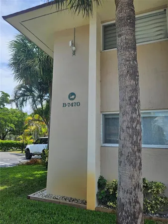 $2,050 | 7470 Miami Lakes Drive, Unit B208, Miami Lakes, FL 33014