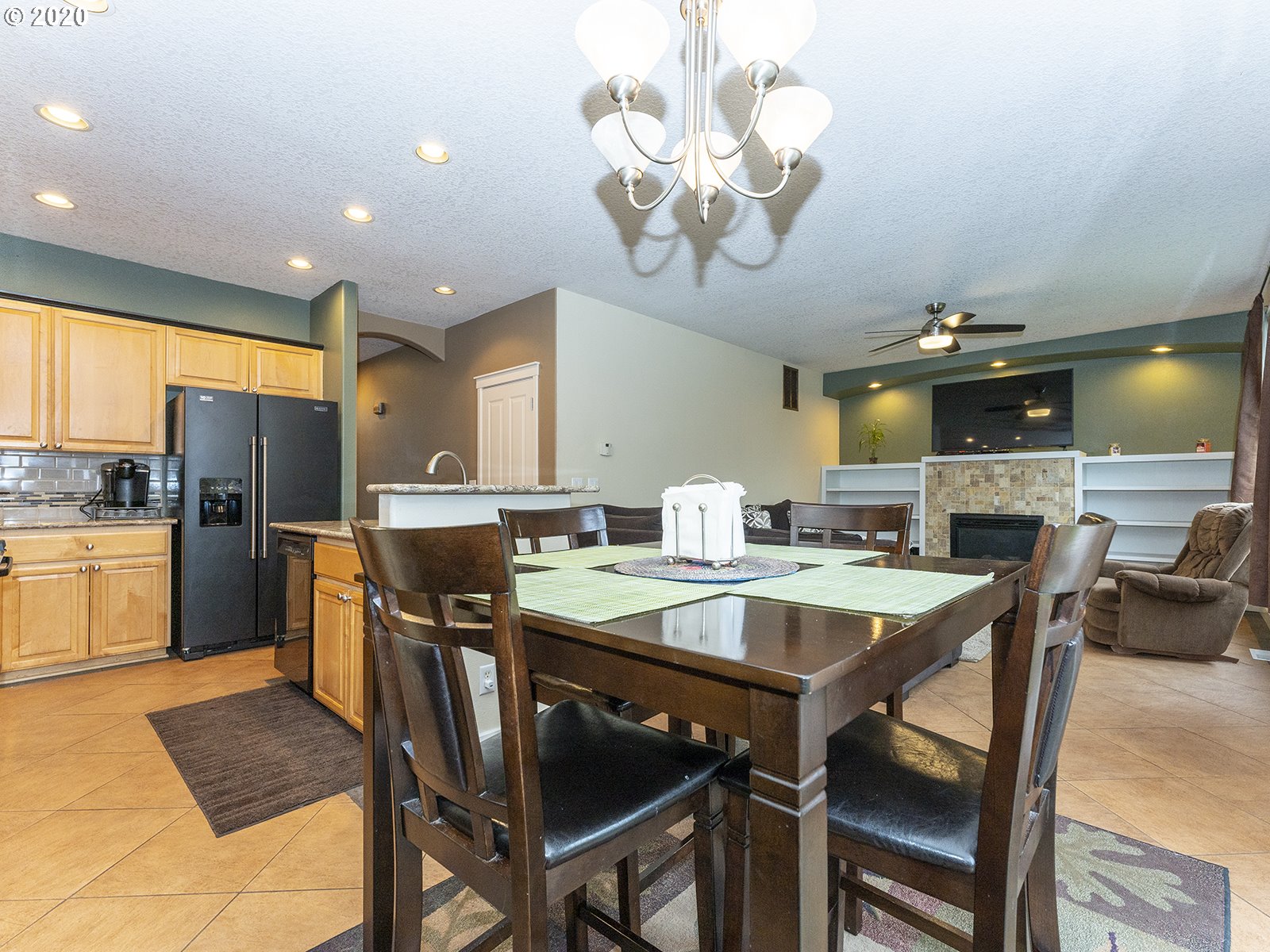 20554 Southwest Rosemount Street Beaverton, OR 97078 - Photo 12 of 32 Gallery Image 12