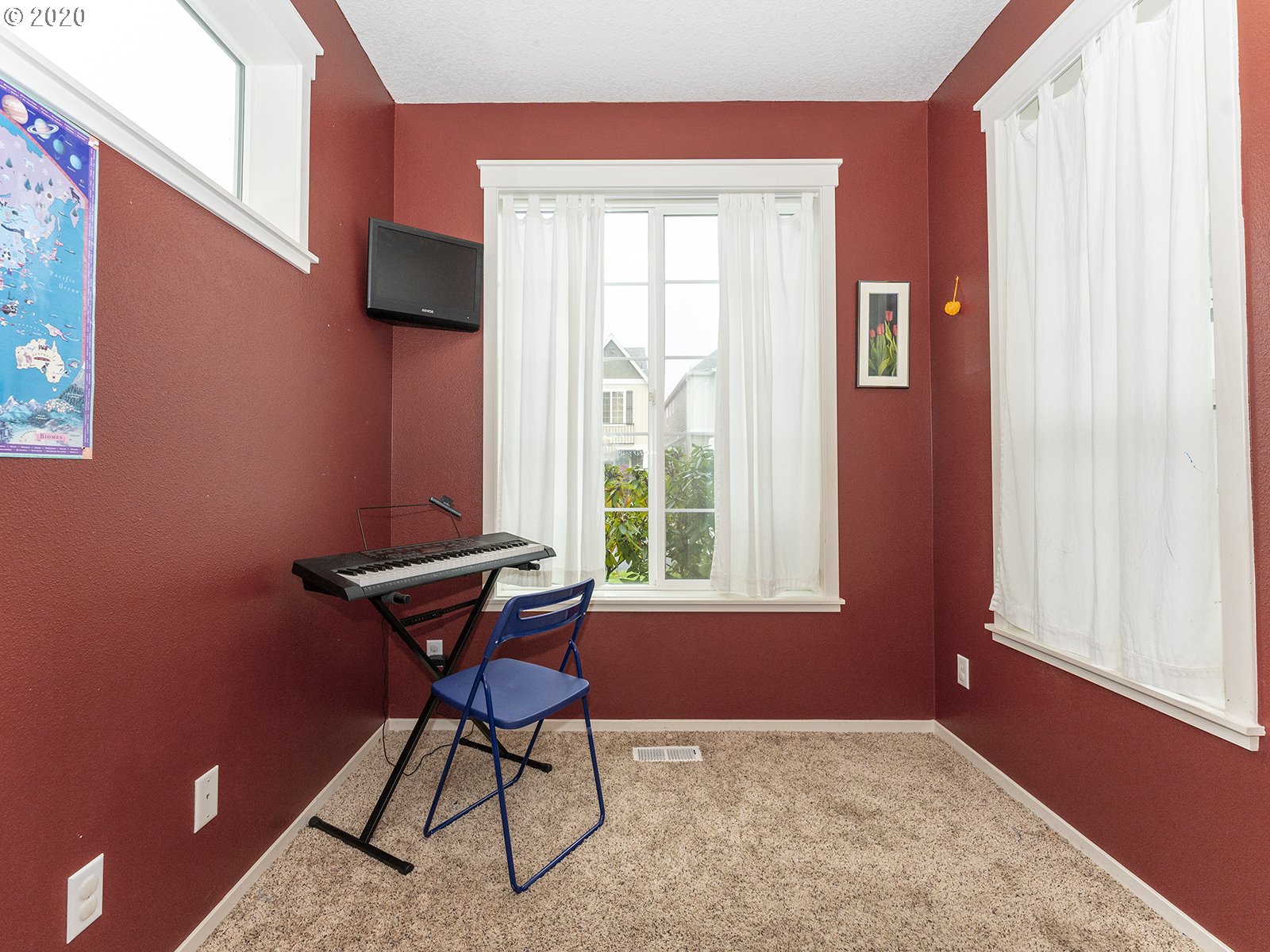 20554 Southwest Rosemount Street Beaverton, OR 97078 - Photo 13 of 32 Gallery Image 13