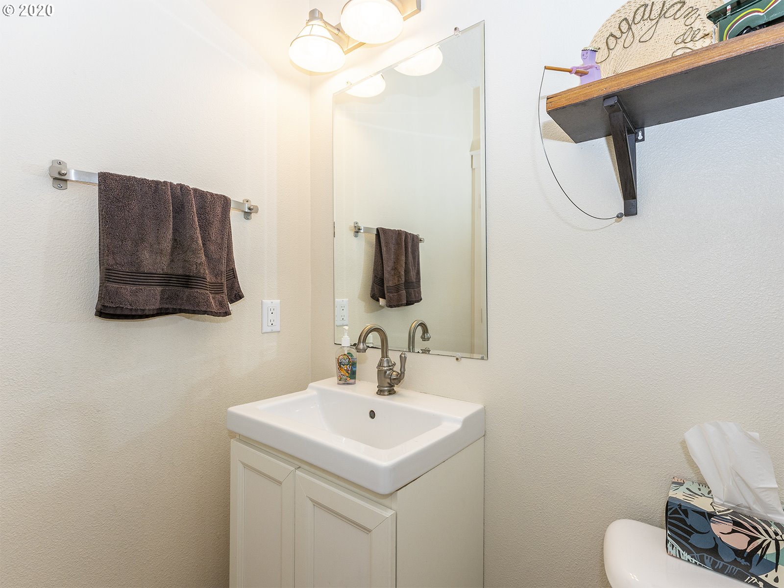 20554 Southwest Rosemount Street Beaverton, OR 97078 - Photo 18 of 32 Gallery Image 18