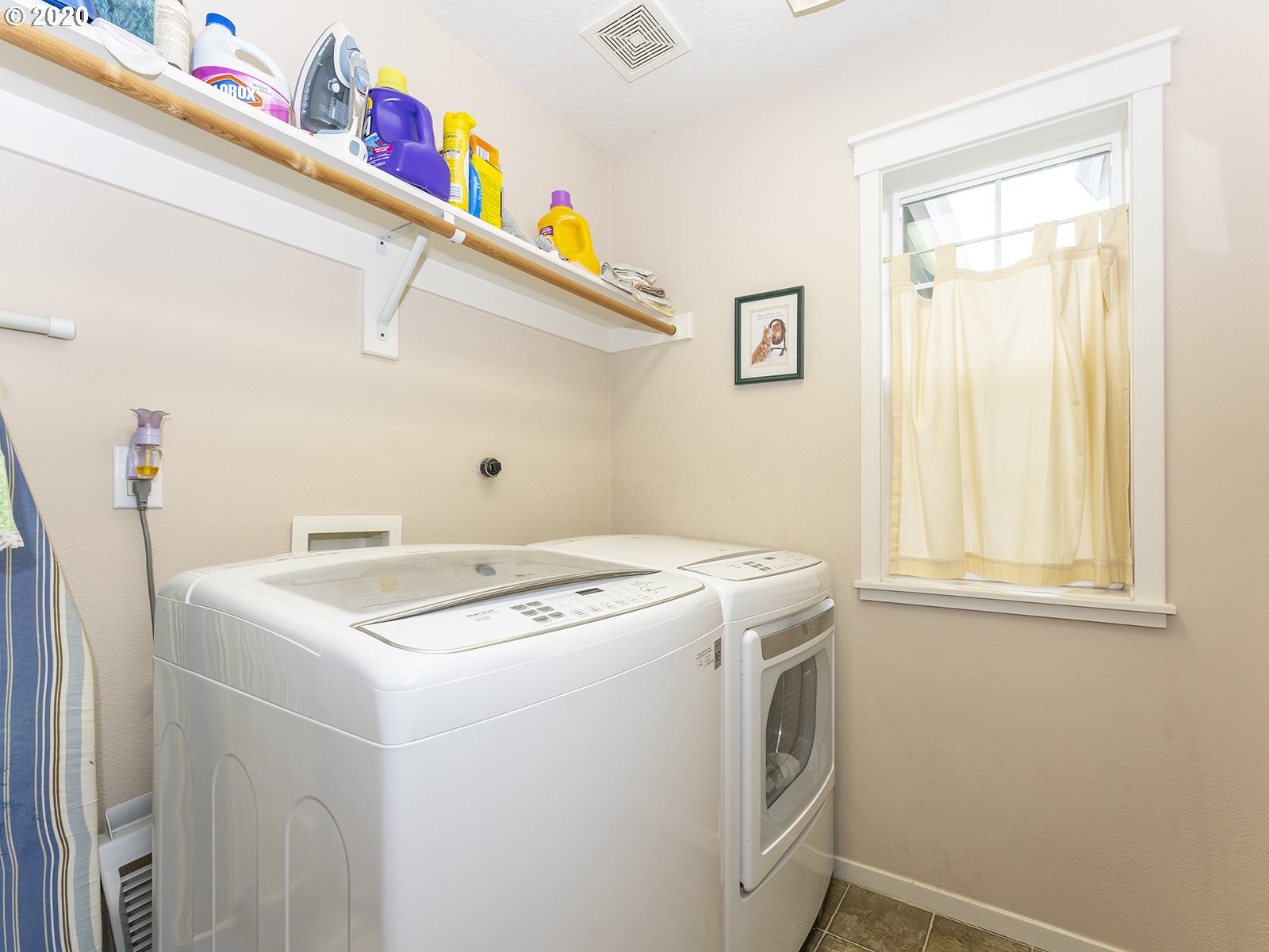 20554 Southwest Rosemount Street Beaverton, OR 97078 - Photo 21 of 32 Gallery Image 21