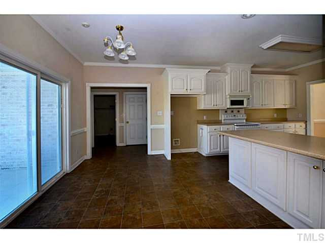 689 Davis Mill Road Selma, NC 27576 - Photo 9 of 19 Open Breakfast room area!