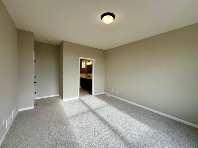 $699,990 | 20045 Glarus Lane, Lakeville, MN 55044