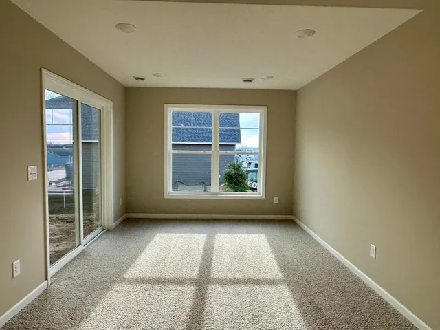 $699,990 | 20045 Glarus Lane, Lakeville, MN 55044