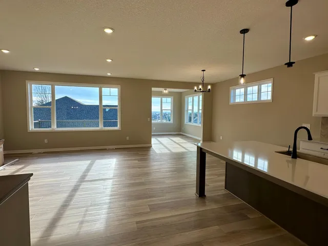 $699,990 | 20045 Glarus Lane, Lakeville, MN 55044