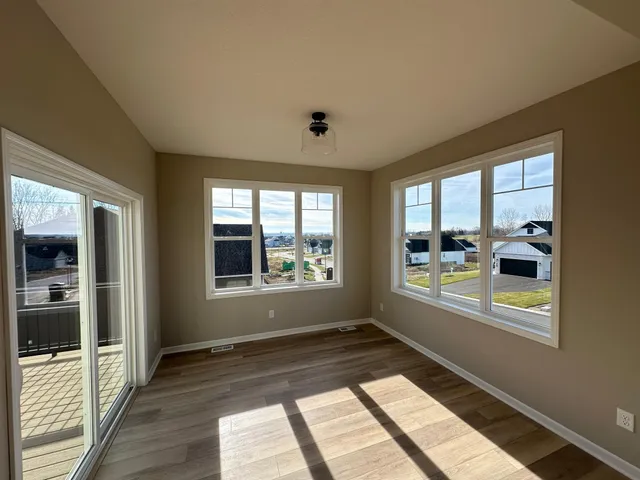 $699,990 | 20045 Glarus Lane, Lakeville, MN 55044