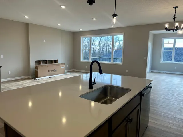 $699,990 | 20045 Glarus Lane, Lakeville, MN 55044