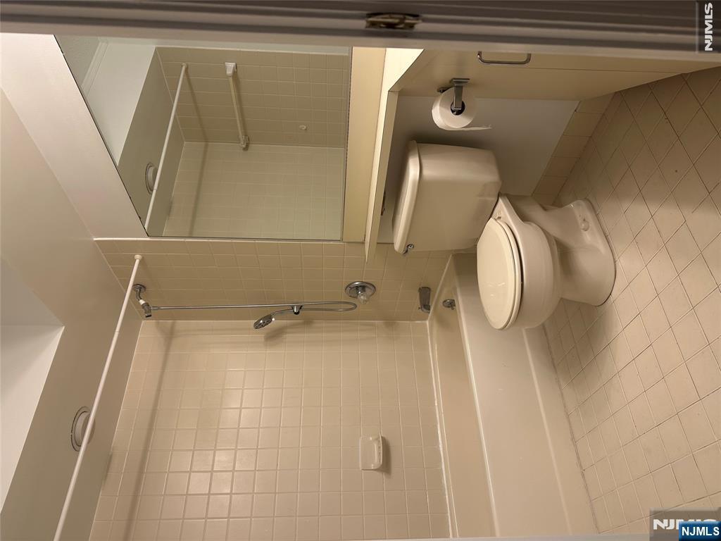 200 Division Street, Unit 2H Cliffside Park, NJ 07010 - Photo 5 of 16