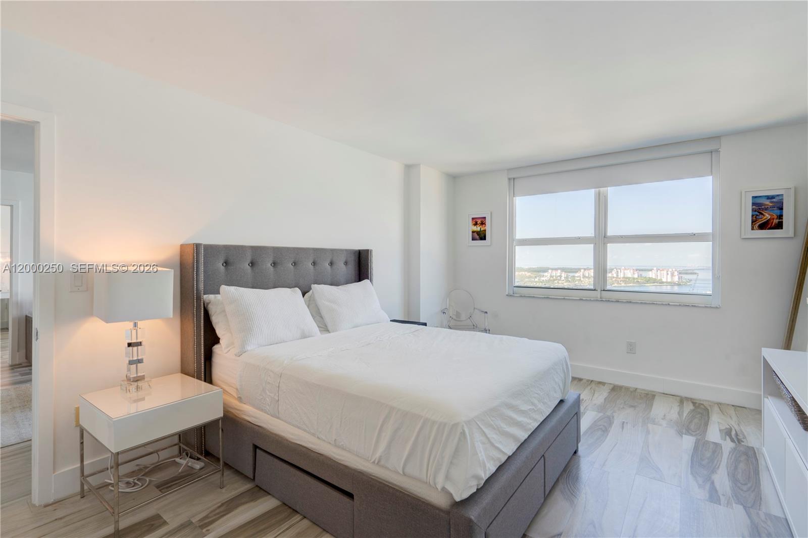 90 Alton Road, Unit 2010 Miami Beach, FL 33139 - Photo 14 of 21