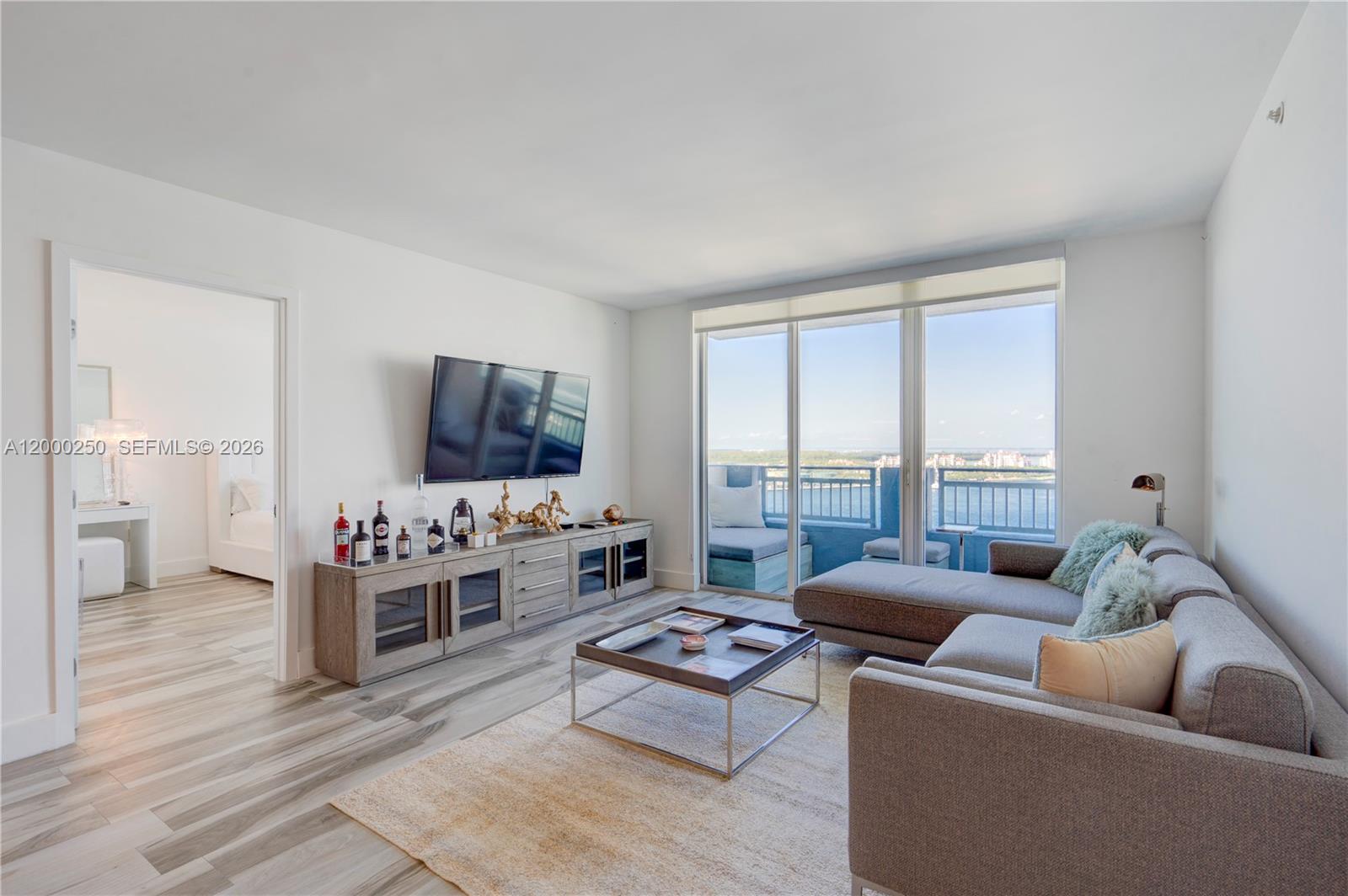 90 Alton Road, Unit 2010 Miami Beach, FL 33139 - Photo 6 of 21