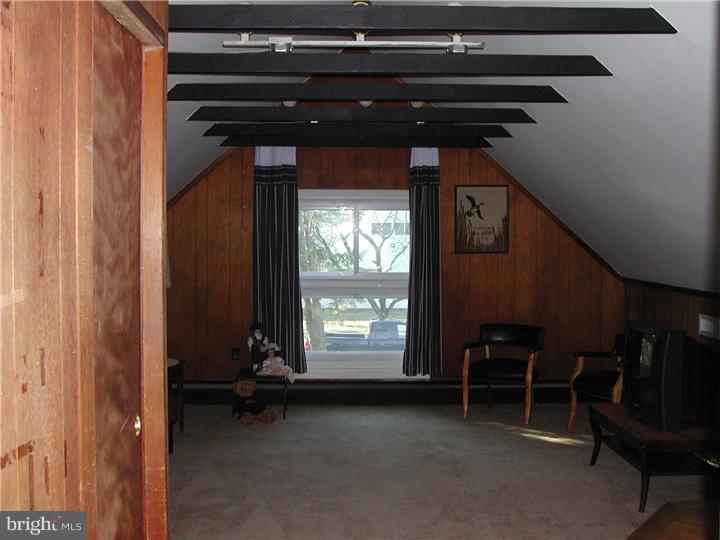 41 Foxglove Road Levittown, PA 19056 - Photo 9 of 10 Gallery Image 9