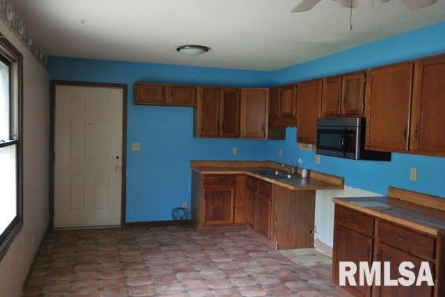100 Pecan Street Anna, IL 62906 - Photo 5 of 14 Gallery Image 5