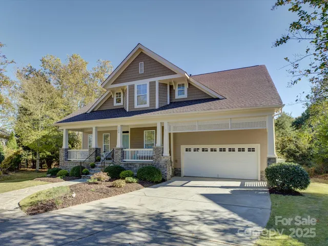 $829,999 | 7820 Crestfield Lane, Tega Cay, SC 29708