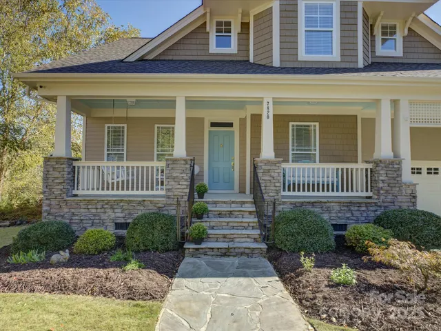 $829,999 | 7820 Crestfield Lane, Tega Cay, SC 29708