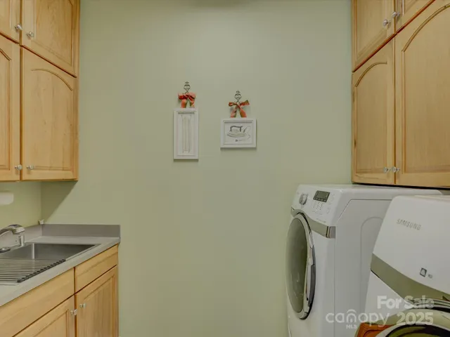 $829,999 | 7820 Crestfield Lane, Tega Cay, SC 29708